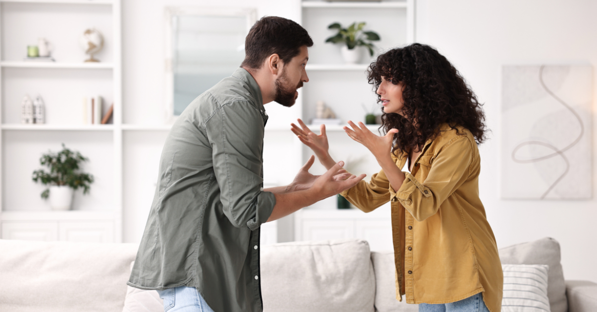 Scéna znázorňuje konflikt a negatívnu energiu vo vzťahu - presne to, čomu sa blog venuje pri téme emocionálnych „vampírov“ a toxických vzorcov.